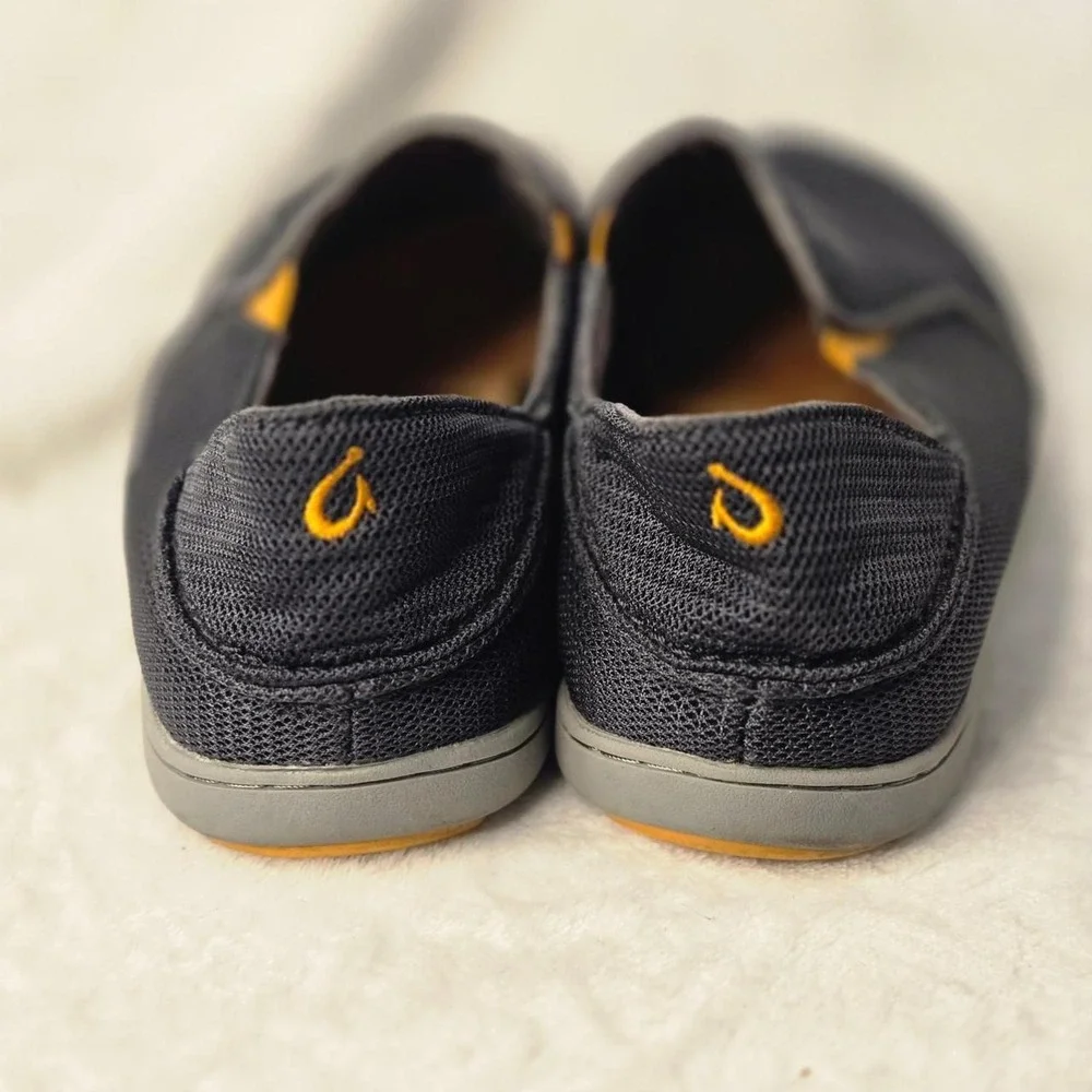 OluKai Men's size 8 gray slip-on shoes